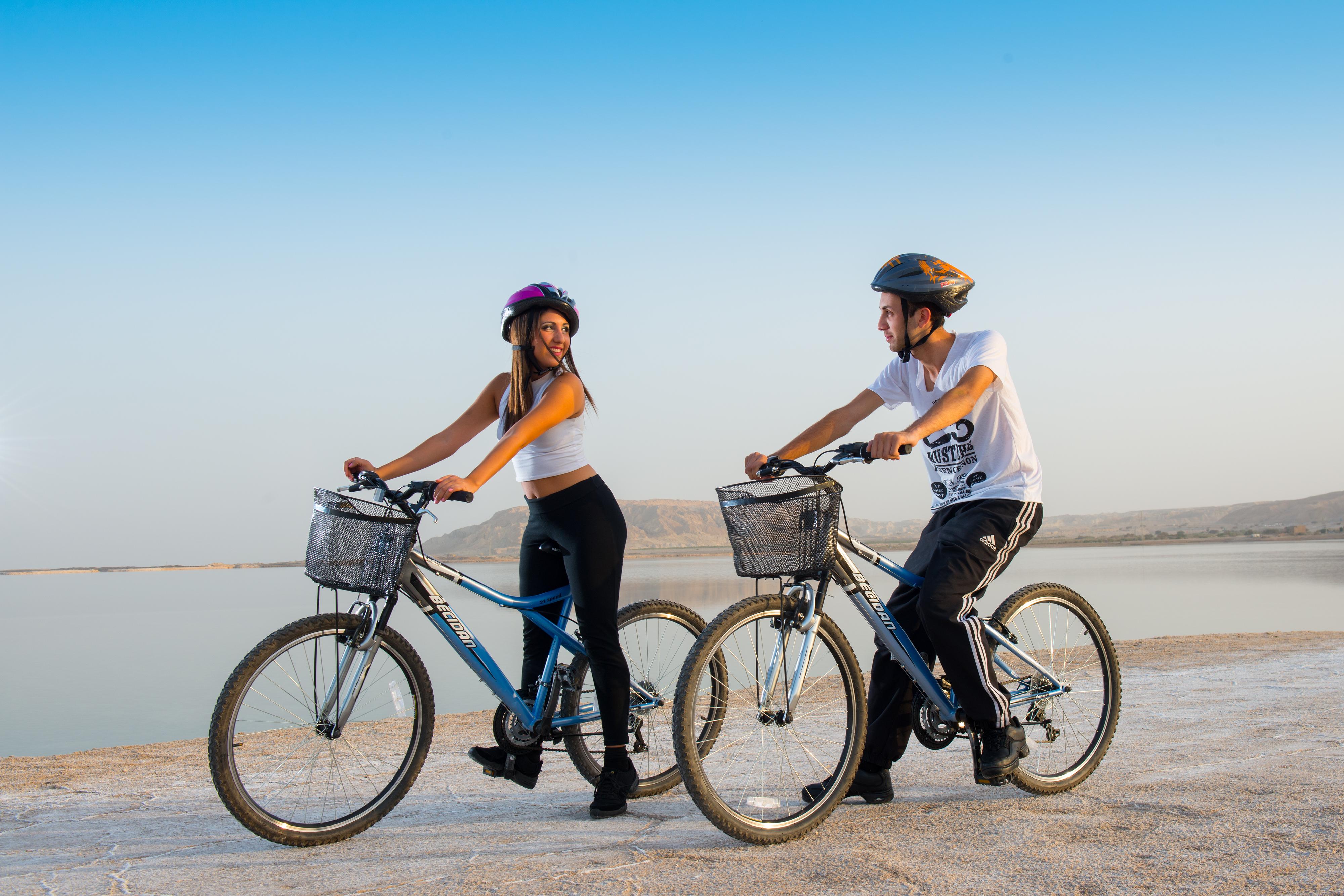Leonardo Club Hotel Dead Sea - All Inclusive Neve Zohar Exterior foto Biking at the Dead Sea