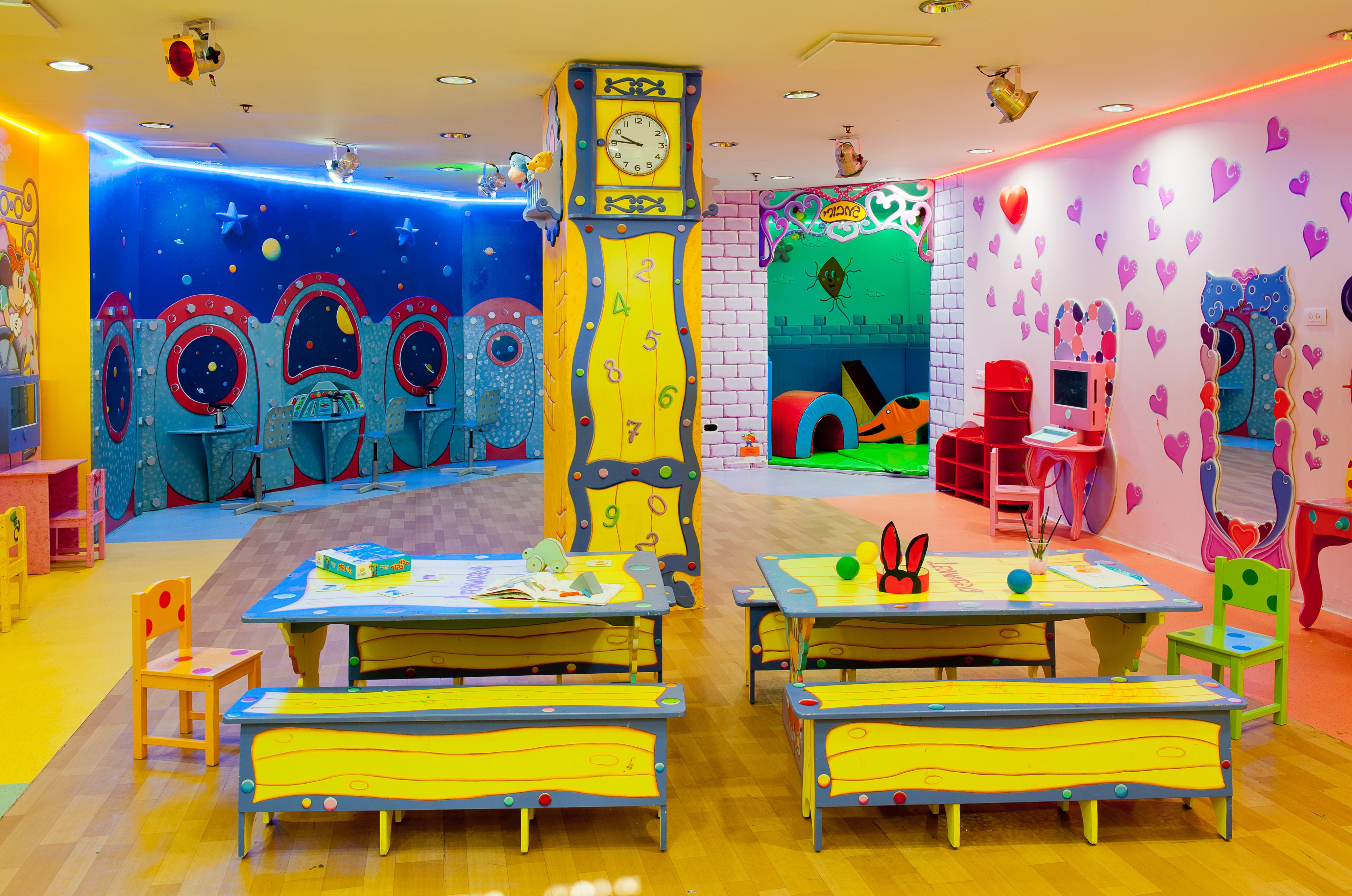Leonardo Club Hotel Dead Sea - All Inclusive Neve Zohar Exterior foto The interior of a typical McDonald's PlayPlace